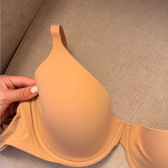 SKIMS Nude Bra - Picture 3 of 4